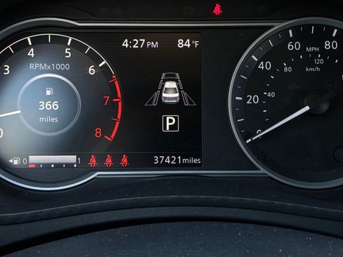 Used 2025 Nissan Versa SV FWD image 34