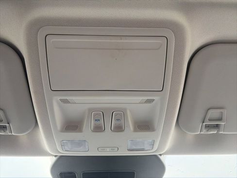 Used 2022 Ford Escape SE w/ SE Sport Appearance Package image 21