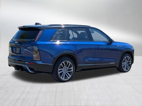 Used 2026 Cadillac Vistiq Luxury w/ LPO, Floor Liner Package AWD/4WD image 6