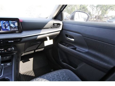 New 2026 Nissan Kicks SV image 10