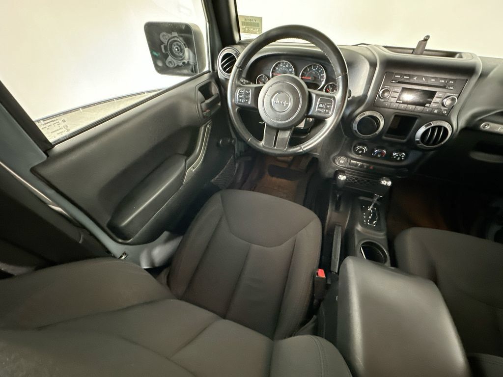 Used 2015 Jeep Wrangler Sport w/ Connectivity Group AWD/4WD image 9