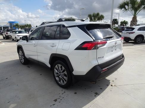 Used 2023 Toyota RAV4 XLE Premium image 6