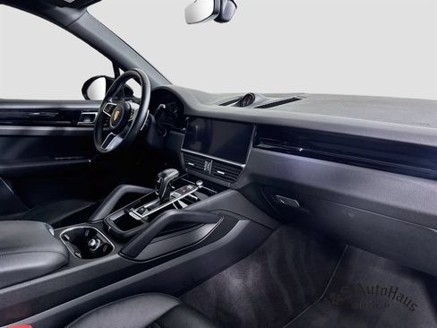Used 2021 Porsche Cayenne AWD/4WD image 37