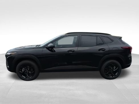 New 2026 Chevrolet Trax LT w/ Driver Confidence Package FWD image 5