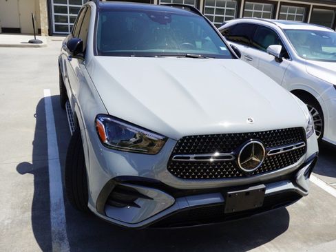 Used 2025 Mercedes-Benz GLE 450 4MATIC image 2
