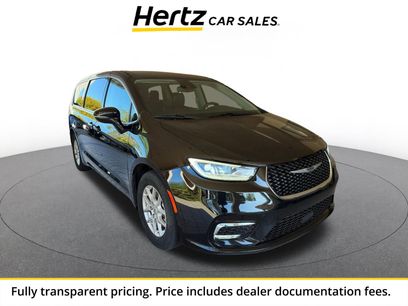 Used 2024 Chrysler Pacifica Touring-L