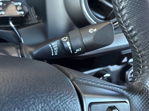 Used 2019 Toyota Tacoma TRD Off-Road AWD/4WD image 37