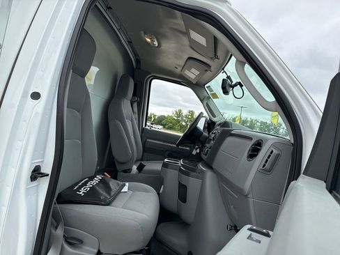 New 2025 Ford E-450 and Econoline 450 Super Duty w/ Power Equipment Group image 43