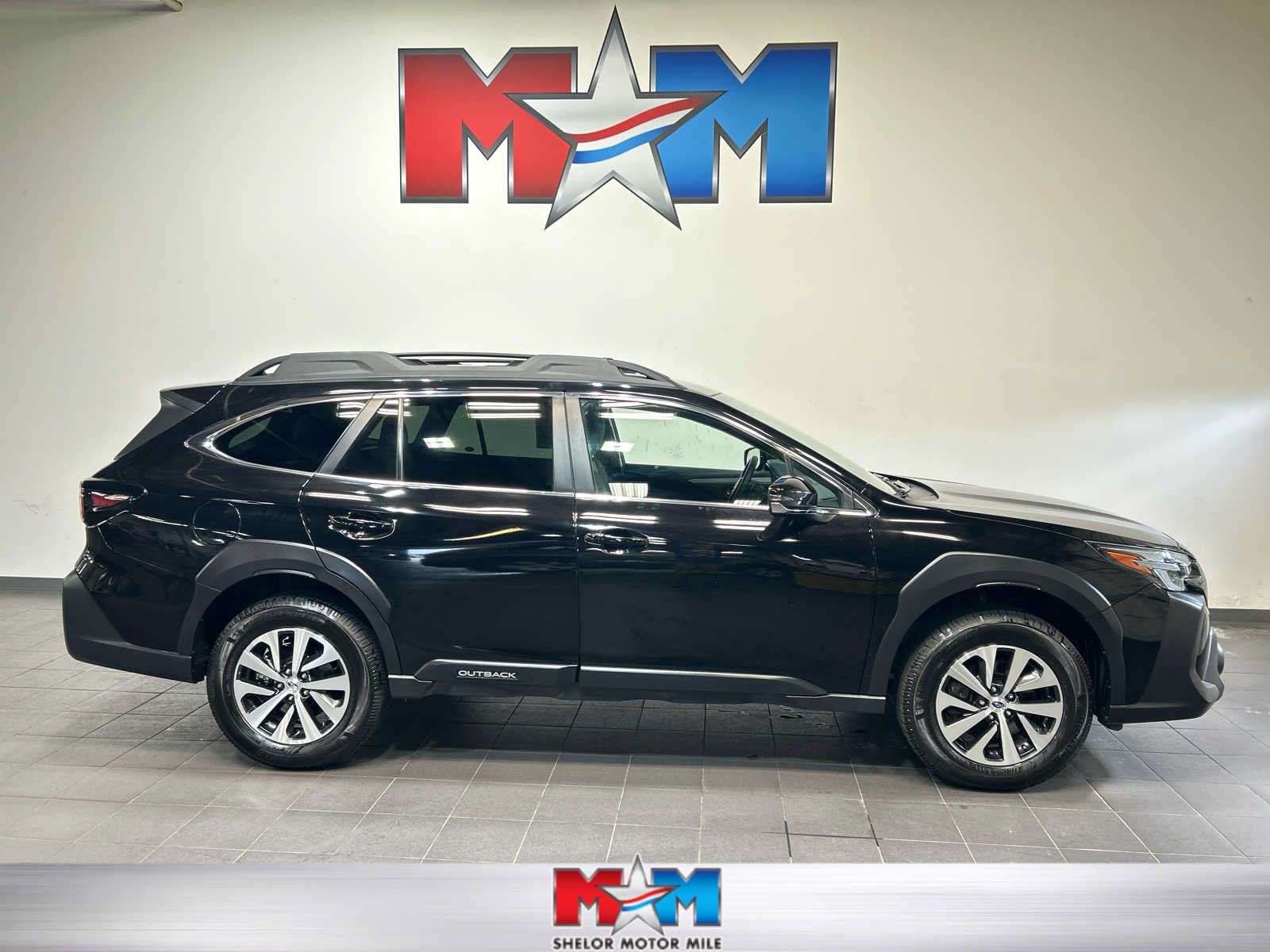 Used 2024 Subaru Outback Premium AWD/4WD image 1