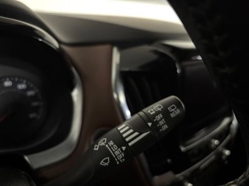 Used 2018 Chevrolet Traverse High Country AWD/4WD image 29
