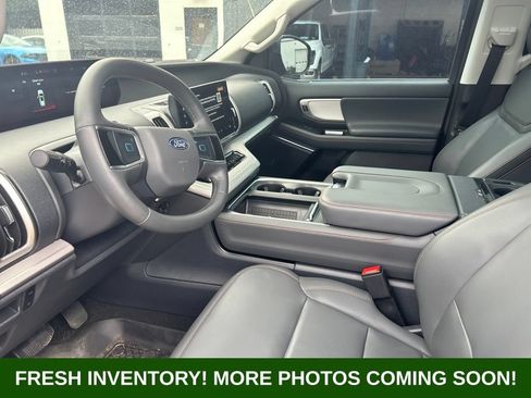 Used 2025 Ford Expedition Max Active RWD image 8