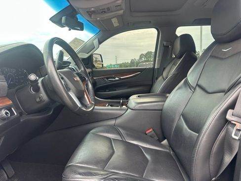 Used 2019 Cadillac Escalade Premium Luxury RWD image 12