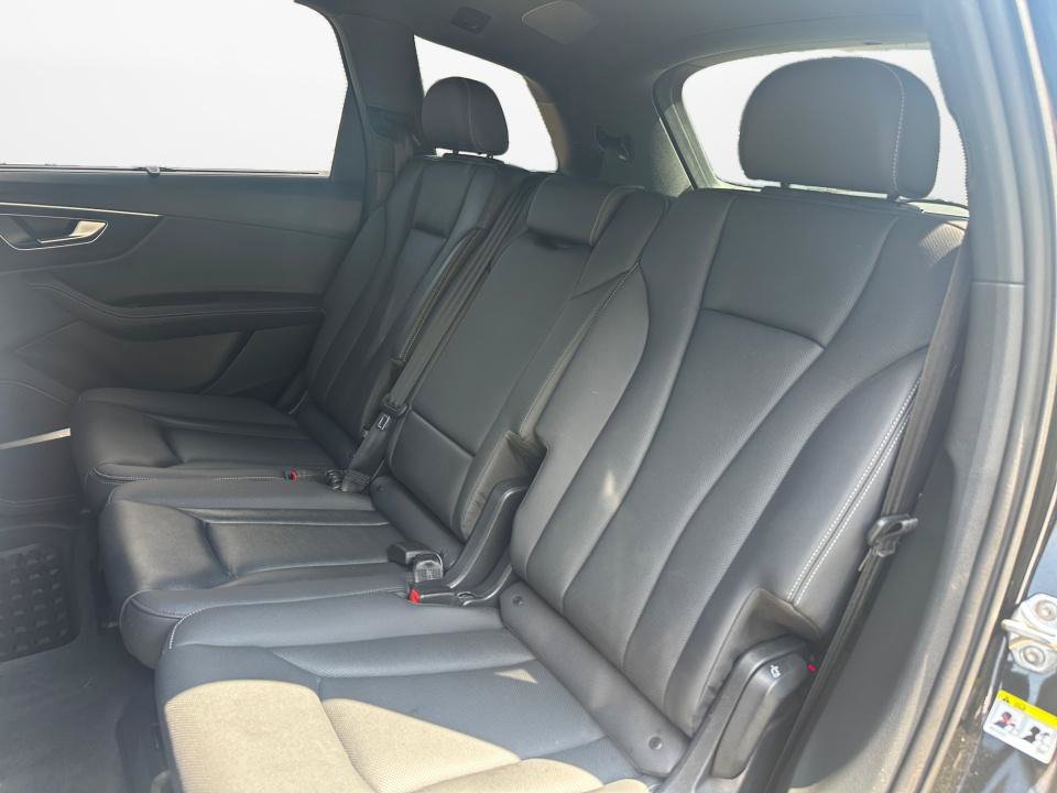 Certified 2025 Audi Q7 2.0T Premium Plus AWD/4WD image 12