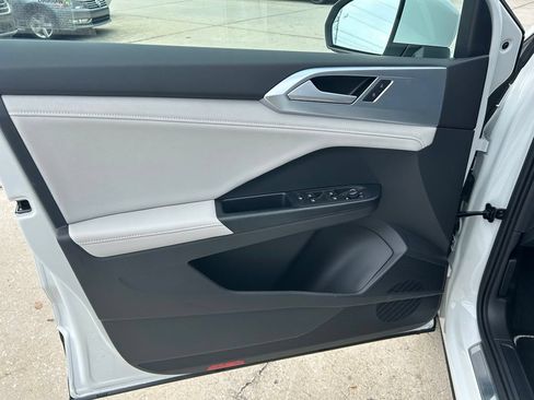 New 2026 Volkswagen Taos SE FWD image 43