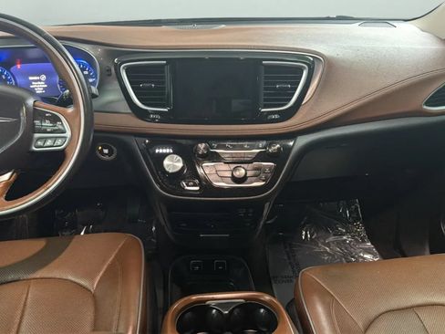 Used 2017 Chrysler Pacifica Limited FWD image 15