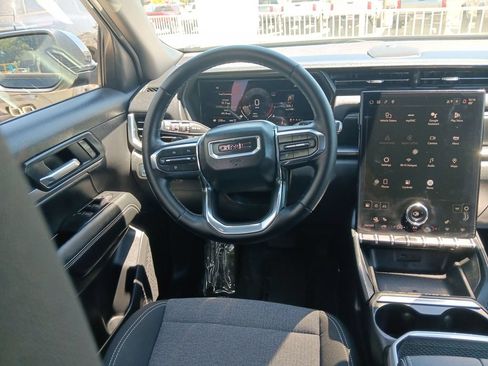 Used 2025 GMC Terrain Elevation AWD/4WD image 13