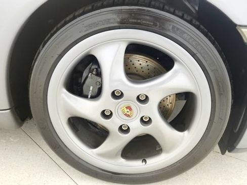 Used 2001 Porsche 911 Carrera RWD image 72