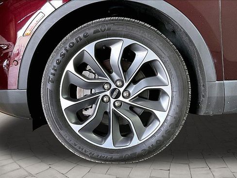 Used 2022 Lincoln Nautilus Reserve AWD/4WD image 7