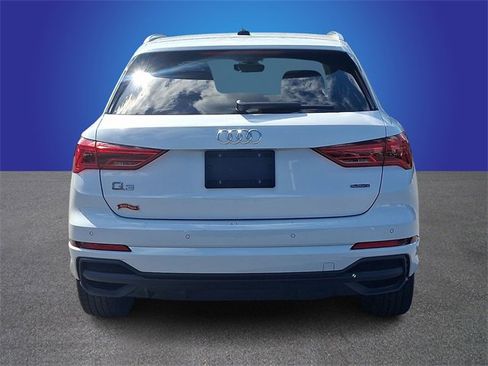 Used 2024 Audi Q3 2.0T Premium image 5