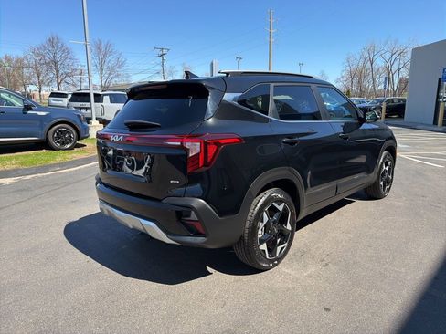 Used 2025 Kia Seltos EX w/ EX Sunroof Package image 6