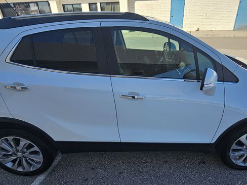 Used 2018 Buick Encore Preferred image 4