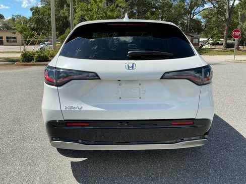 Certified 2025 Honda HR-V EX-L image 6