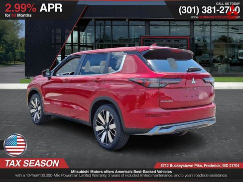 Used 2025 Mitsubishi Outlander SE image 3