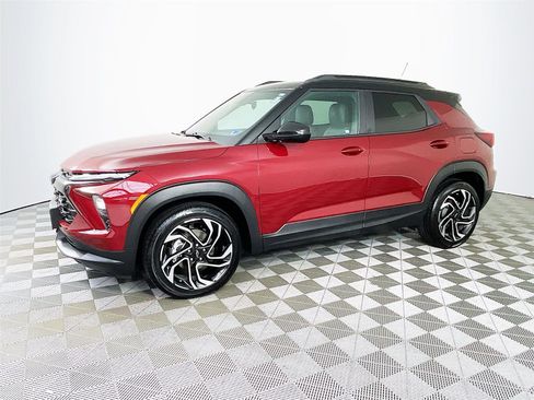 Used 2024 Chevrolet TrailBlazer RS w/ Driver Confidence Package FWD image 4