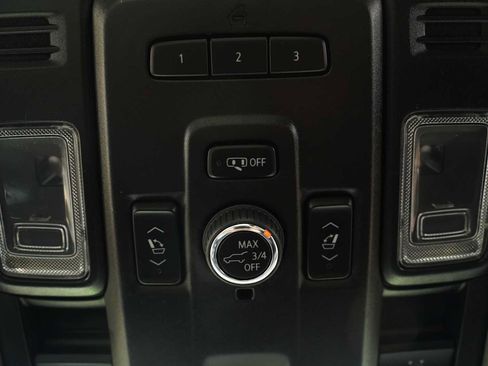 Used 2023 Cadillac Escalade ESV Premium Luxury w/ Performance Package AWD/4WD image 29