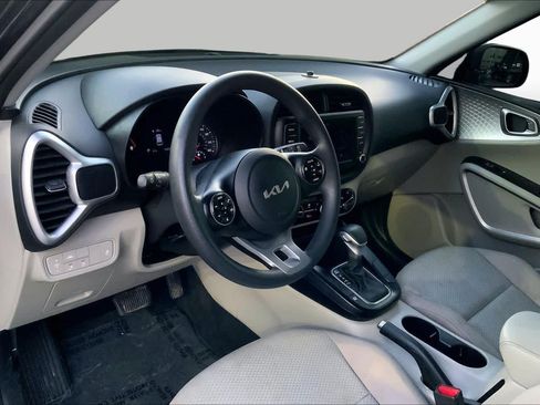 Used 2022 Kia Soul LX w/ Technology Package FWD image 17