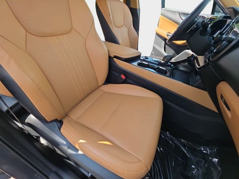 Used 2024 Lexus NX 250 FWD w/ Cold Area Package image 10