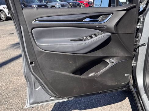 Used 2024 Buick Enclave Premium image 16