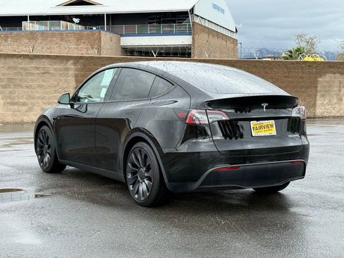 Used 2025 Tesla Model Y Performance image 4