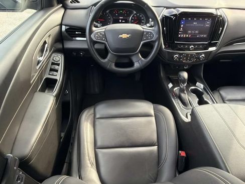Used 2023 Chevrolet Traverse LT FWD image 16
