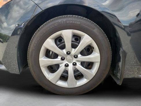 Used 2025 Toyota Corolla LE image 26