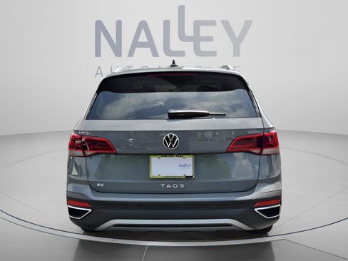 Used 2023 Volkswagen Taos SE FWD image 4