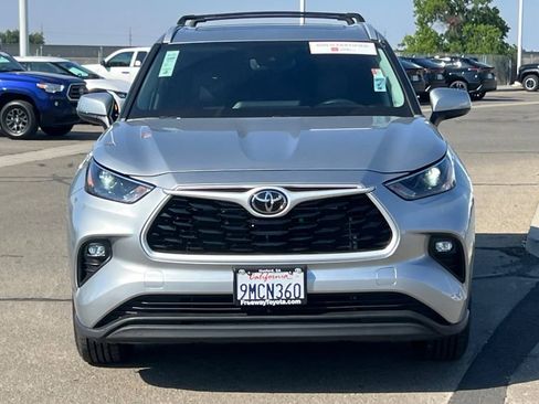 Certified 2024 Toyota Highlander XLE AWD/4WD image 11