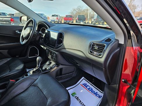 Used 2017 Jeep Compass Limited image 32