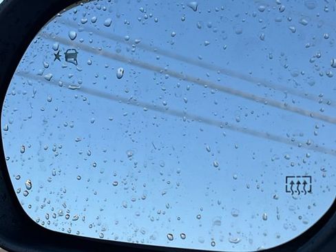 New 2026 Chevrolet Equinox LT w/ Convenience Package II image 35