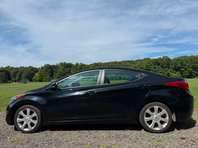 Used 2011 Hyundai Elantra Limited w/ Premium Pkg 5 FWD image 2