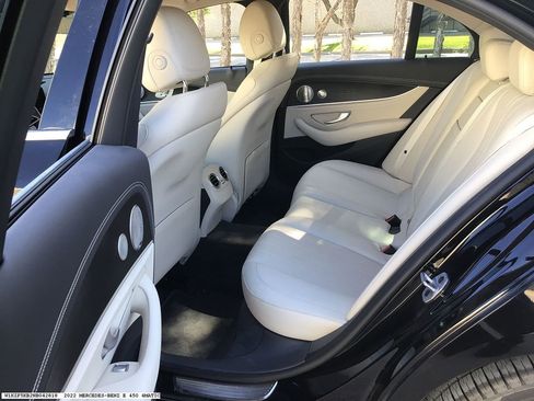 Used 2022 Mercedes-Benz E 450 4MATIC Sedan image 9