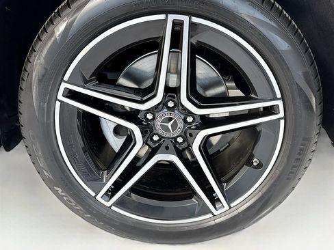 Certified 2024 Mercedes-Benz GLS 450 4MATIC image 32