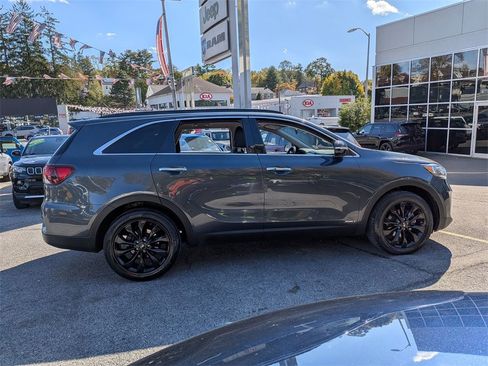 Used 2020 Kia Sorento S image 5
