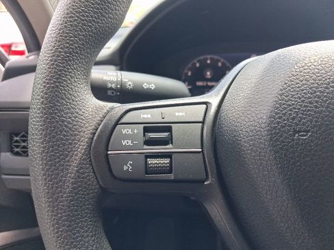Certified 2025 Honda Accord SE image 29