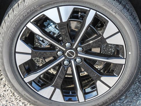 New 2026 Volvo XC60 B5 Plus w/ Climate Package PRO image 11