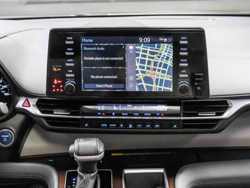 Used 2024 Toyota Sienna XLE w/ XLE Plus Package image 14