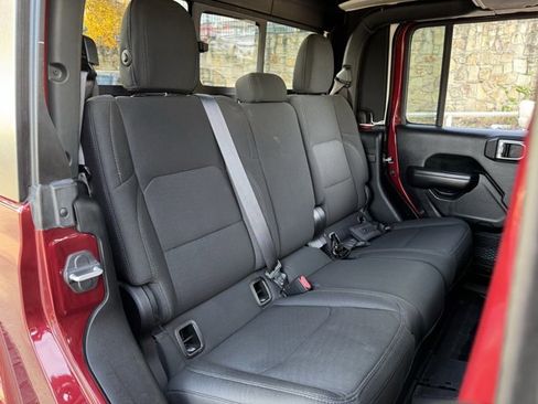 Used 2021 Jeep Gladiator Sport image 31