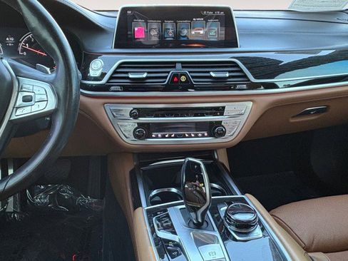 Used 2016 BMW 750i xDrive image 12