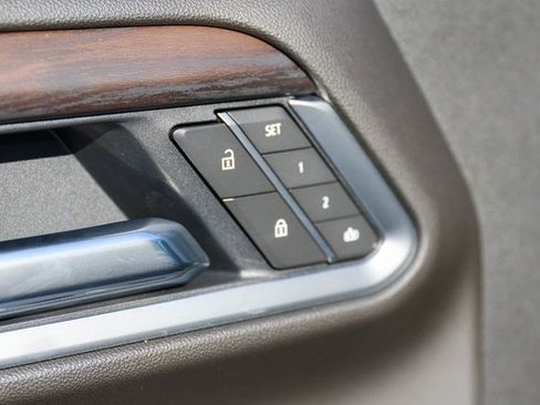 New 2026 GMC Sierra 3500 SLT w/ SLT Convenience Package image 9