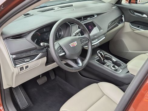 Certified 2021 Cadillac XT4 Premium Luxury w/ Cold Weather Package FWD image 9